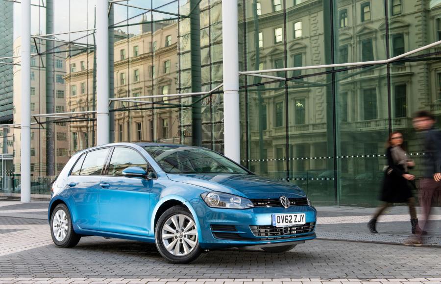  Volkswagen Golf TDi BlueMotion 2012 года  (UK) (фото 42 из 52)